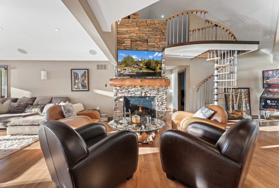 Kawartha Lakeside Landing - Fenelon Falls, Canada