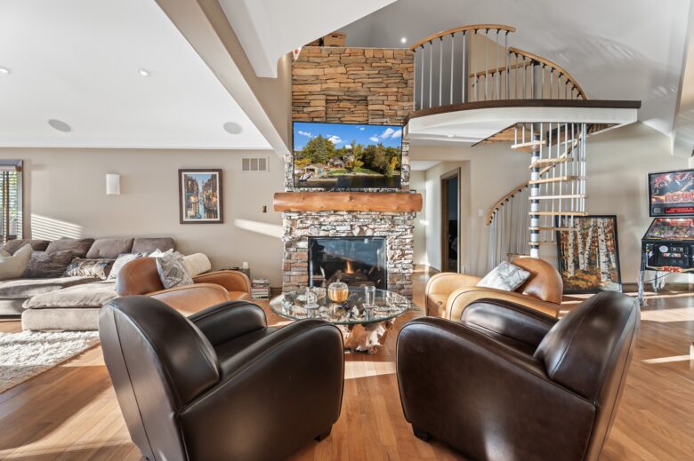 Kawartha Lakeside Landing - Fenelon Falls, Canada