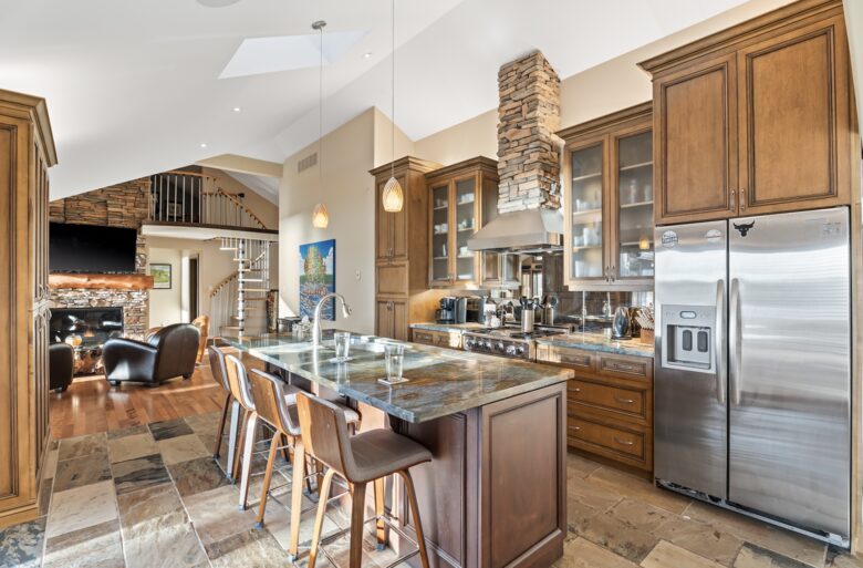 Kawartha Lakeside Landing - Fenelon Falls, Canada