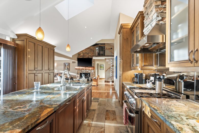 Kawartha Lakeside Landing - Fenelon Falls, Canada