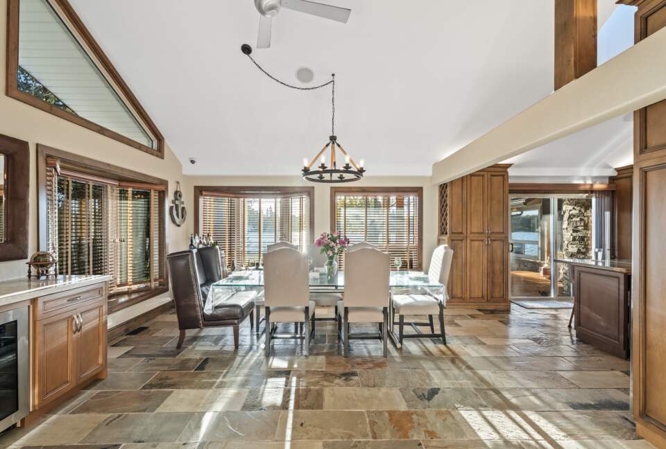 Kawartha Lakeside Landing - Fenelon Falls, Canada