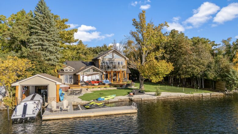 Kawartha Lakeside Landing - Fenelon Falls, Canada