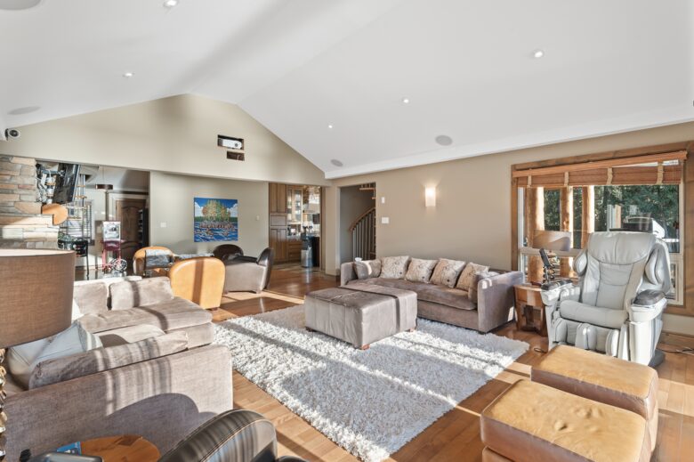 Kawartha Lakeside Landing - Fenelon Falls, Canada