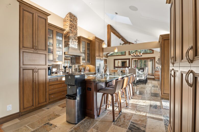 Kawartha Lakeside Landing - Fenelon Falls, Canada