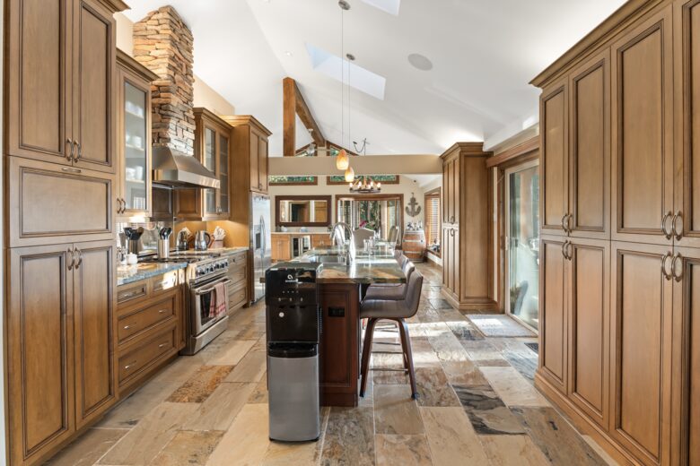 Kawartha Lakeside Landing - Fenelon Falls, Canada