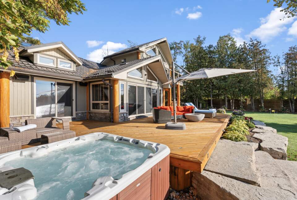 Kawartha Lakeside Landing - Fenelon Falls, Canada