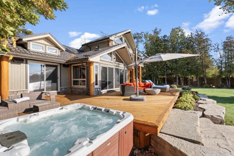 Kawartha Lakeside Landing - Fenelon Falls, Canada