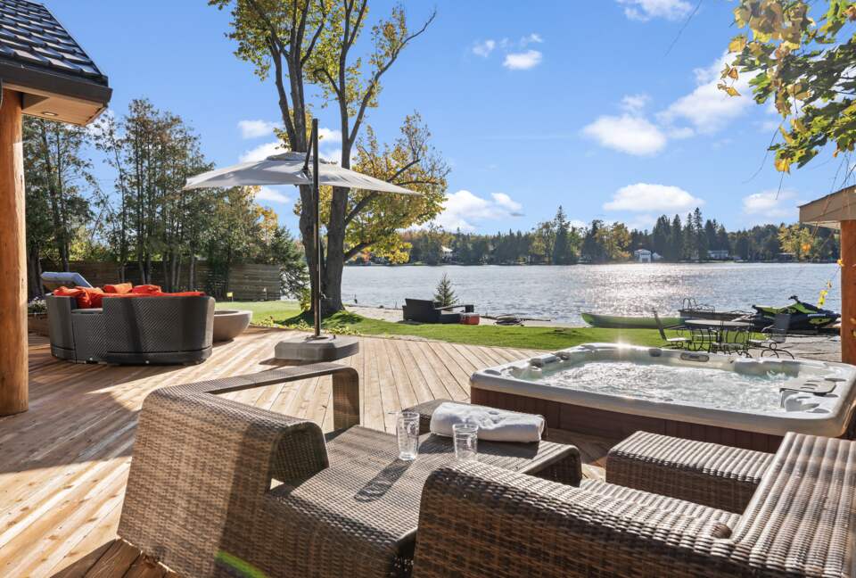 Kawartha Lakeside Landing - Fenelon Falls, Canada