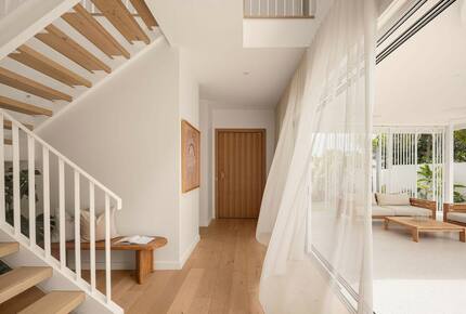 Contemporary Burleigh Heads Home Designed for Coastal Living - Gold Coast, Australia