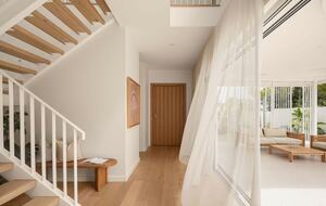 Contemporary Burleigh Heads Home Designed for Coastal Living - Gold Coast, Australia