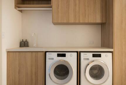 Contemporary Burleigh Heads Home Designed for Coastal Living - Gold Coast, Australia