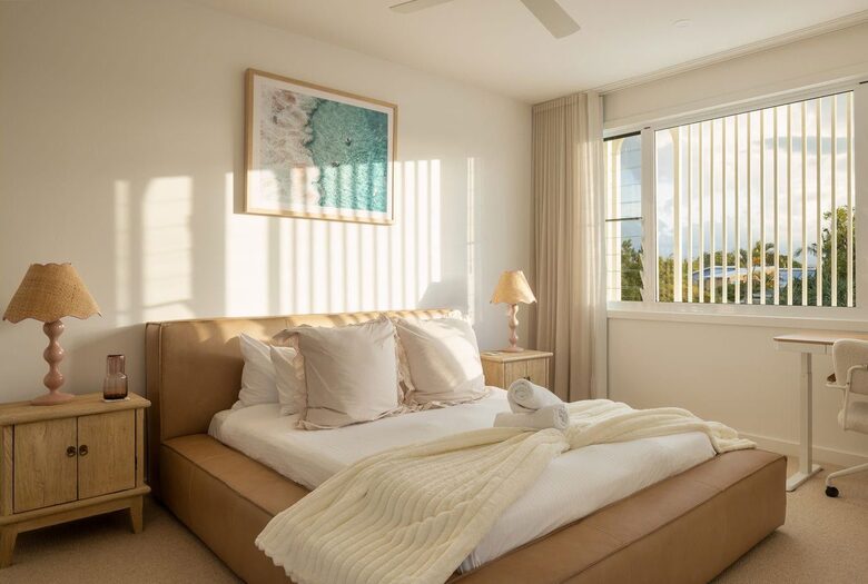 Contemporary Burleigh Heads Home Designed for Coastal Living - Gold Coast, Australia