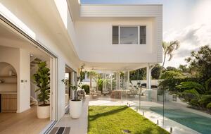 Contemporary Burleigh Heads Home Designed for Coastal Living - Gold Coast, Australia