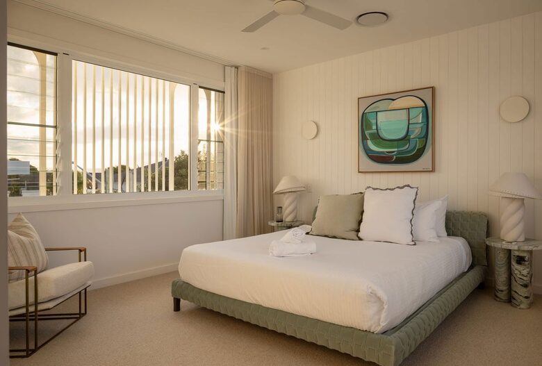 Contemporary Burleigh Heads Home Designed for Coastal Living - Gold Coast, Australia