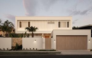 Contemporary Burleigh Heads Home Designed for Coastal Living - Gold Coast, Australia