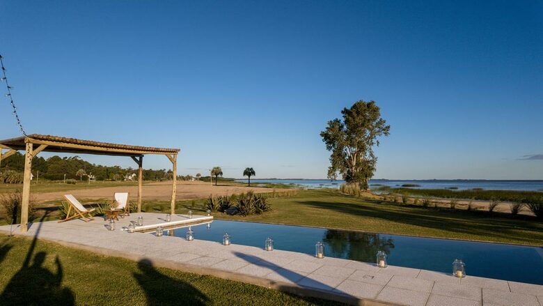 Riverside Serenity at a Country Club Estate - Carmelo, Uruguay