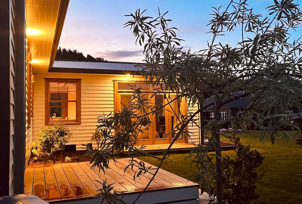 Secluded Mountain View Villa Near Wānaka - Wānaka, New Zealand