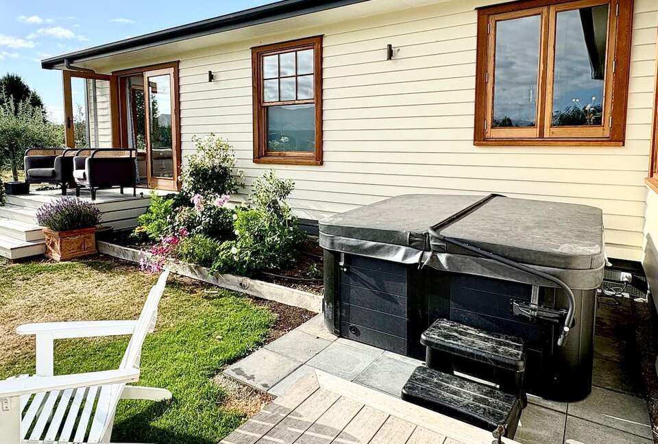 Secluded Mountain View Villa Near Wānaka - Wānaka, New Zealand