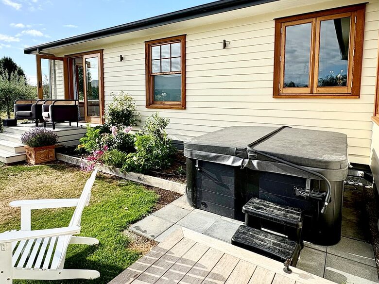Secluded Mountain View Villa Near Wānaka - Wānaka, New Zealand