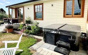 Secluded Mountain View Villa Near Wānaka - Wānaka, New Zealand