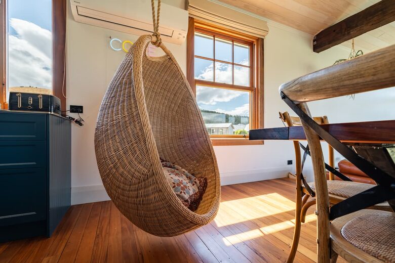 Secluded Mountain View Villa Near Wānaka - Wānaka, New Zealand