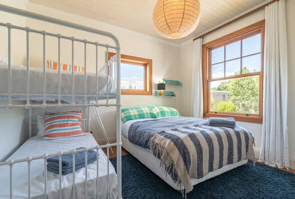 Secluded Mountain View Villa Near Wānaka - Wānaka, New Zealand