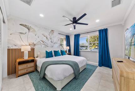 Waterfront Retreat with Pool, Pickleball & Sauna - West Palm Beach, Florida