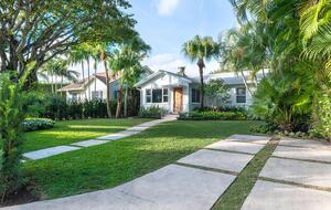 Refined Palm Beach Family Sanctuary - Palm Beach, Florida