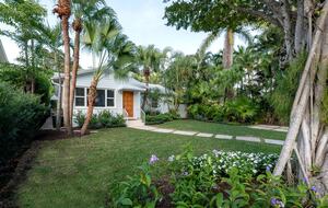 Refined Palm Beach Family Sanctuary - Palm Beach, Florida