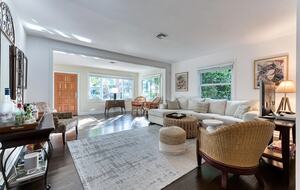 Refined Palm Beach Family Sanctuary - Palm Beach, Florida