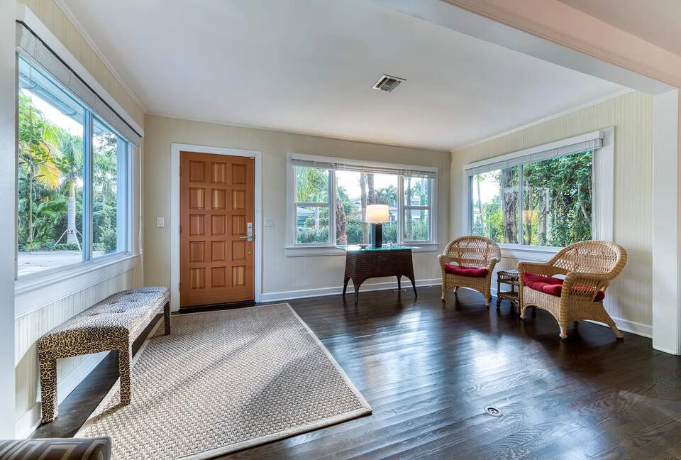 Refined Palm Beach Family Sanctuary - Palm Beach, Florida