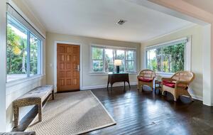 Refined Palm Beach Family Sanctuary - Palm Beach, Florida