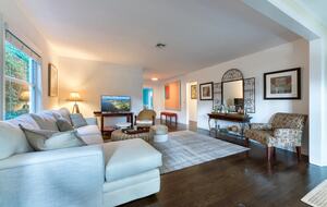 Refined Palm Beach Family Sanctuary - Palm Beach, Florida