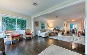 Refined Palm Beach Family Sanctuary - Palm Beach, Florida