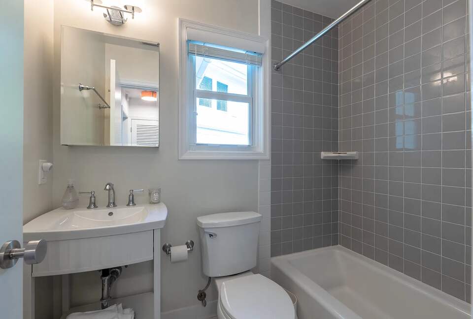 Refined Palm Beach Family Sanctuary - Palm Beach, Florida