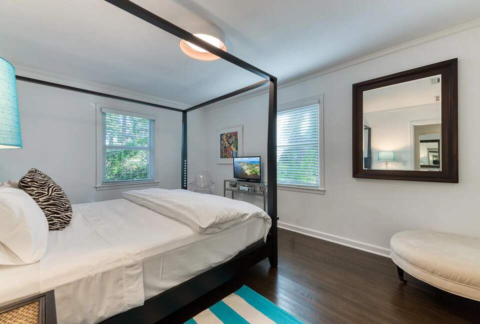 Refined Palm Beach Family Sanctuary - Palm Beach, Florida