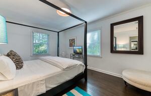 Refined Palm Beach Family Sanctuary - Palm Beach, Florida