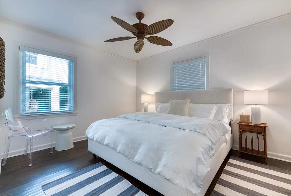 Refined Palm Beach Family Sanctuary - Palm Beach, Florida