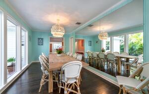 Refined Palm Beach Family Sanctuary - Palm Beach, Florida