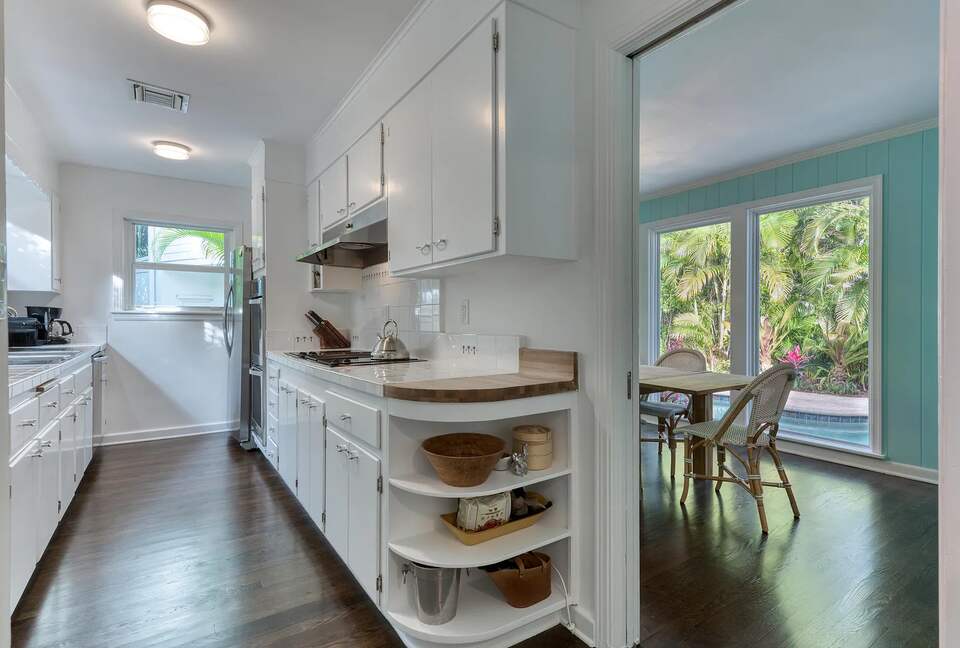 Refined Palm Beach Family Sanctuary - Palm Beach, Florida