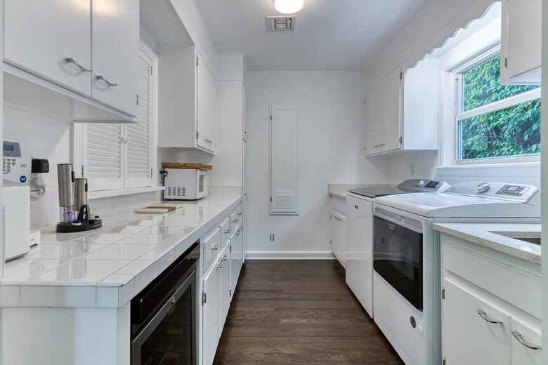 Refined Palm Beach Family Sanctuary - Palm Beach, Florida