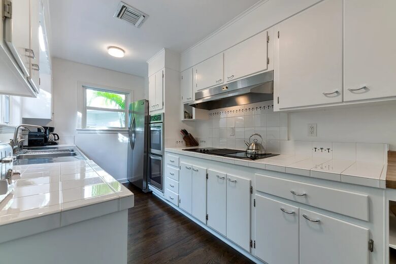 Refined Palm Beach Family Sanctuary - Palm Beach, Florida