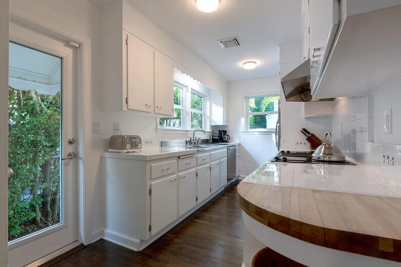 Refined Palm Beach Family Sanctuary - Palm Beach, Florida