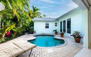 Refined Palm Beach Family Sanctuary - Palm Beach, Florida