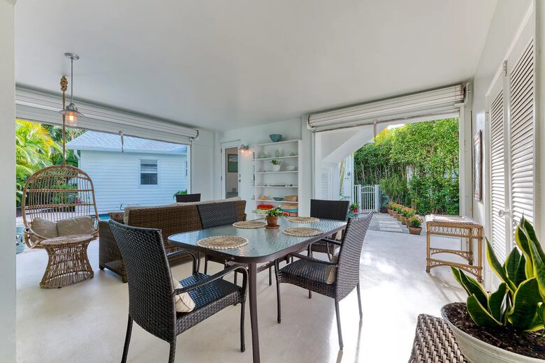 Refined Palm Beach Family Sanctuary - Palm Beach, Florida