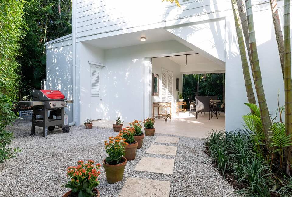 Refined Palm Beach Family Sanctuary - Palm Beach, Florida