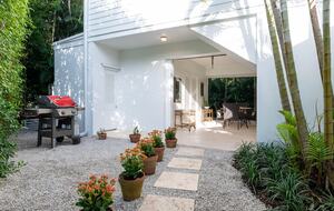 Refined Palm Beach Family Sanctuary - Palm Beach, Florida