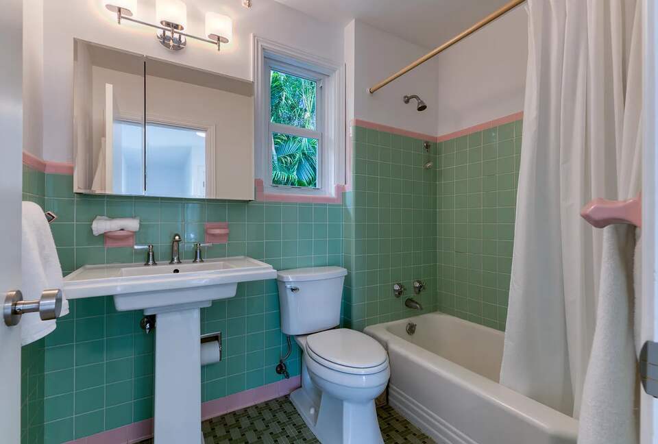 Refined Palm Beach Family Sanctuary - Palm Beach, Florida