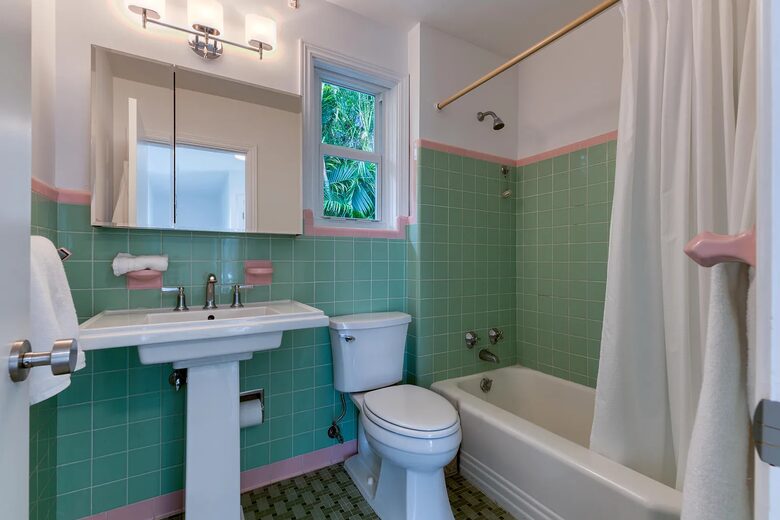 Refined Palm Beach Family Sanctuary - Palm Beach, Florida