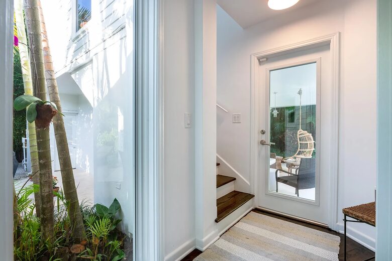 Refined Palm Beach Family Sanctuary - Palm Beach, Florida